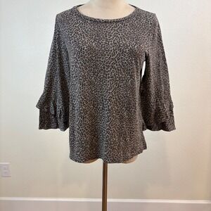 t.la Ruffle Bell‎ Sleeve Top Women S Gray Leopard Tiered Animal Print Boho Artsy